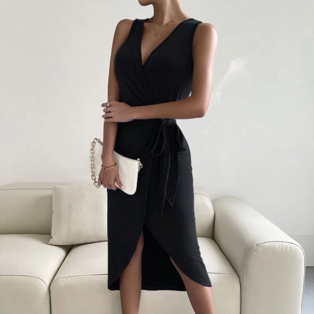 Black tie-front sleeveless dress - Shein - Casual little black midi dress LBD